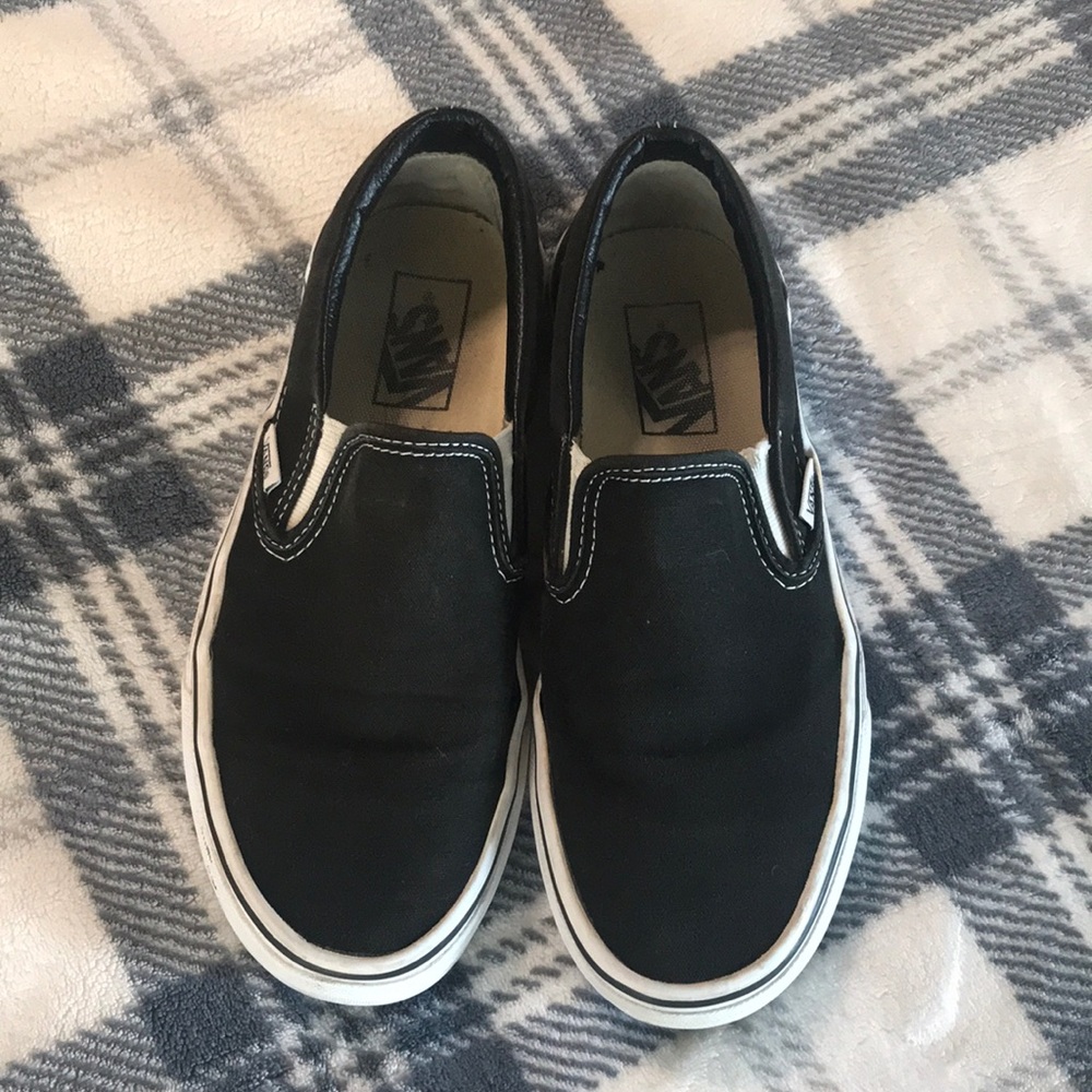 Black slip on vans 🖤